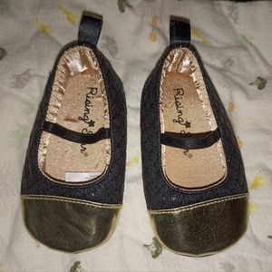 NWOT baby shoes
